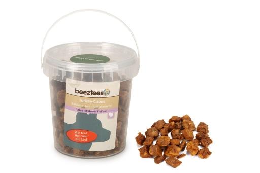 Afbeelding Beeztees kalkoen cubes met rund - hondensnack - 250 gram door Tuinexpress.nl