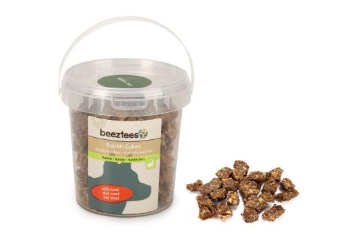 Afbeelding Beeztees konijnen cubes met rund - hondensnack - 250 gram door Tuinexpress.nl